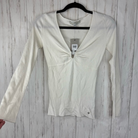Guess NWT white cream long sleeve V neck Large - Picture 1 of 7